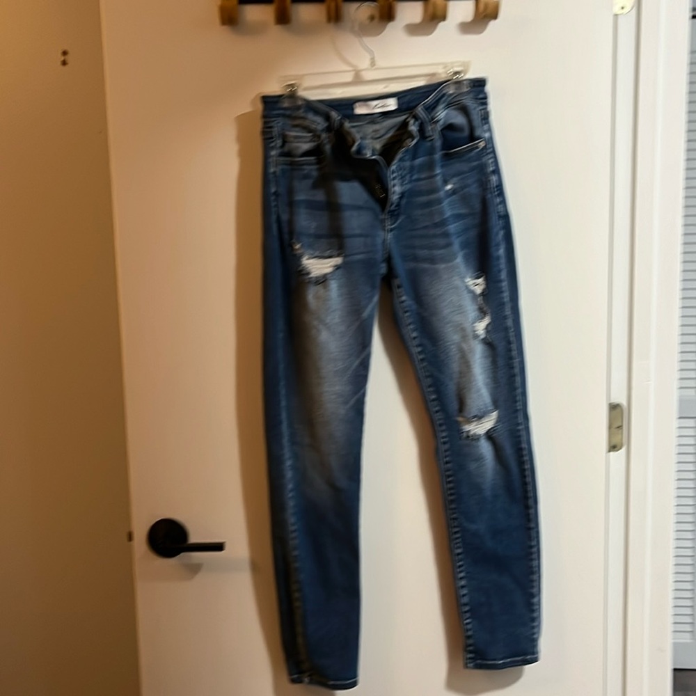 Shake your KANCAN in these classy jeans